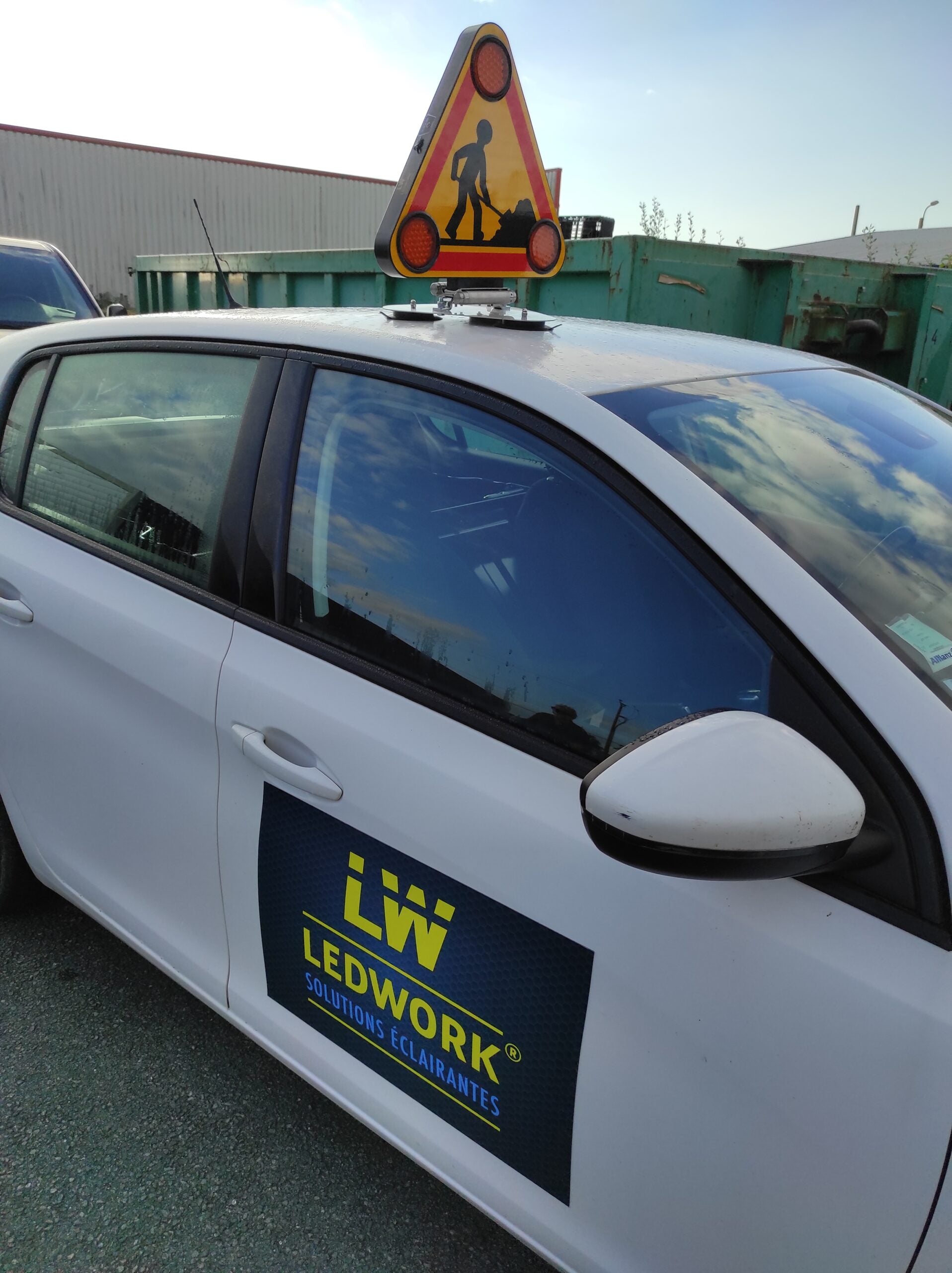 Triflash LED magnétique autonome double face – signalisation véhicule chantier TP