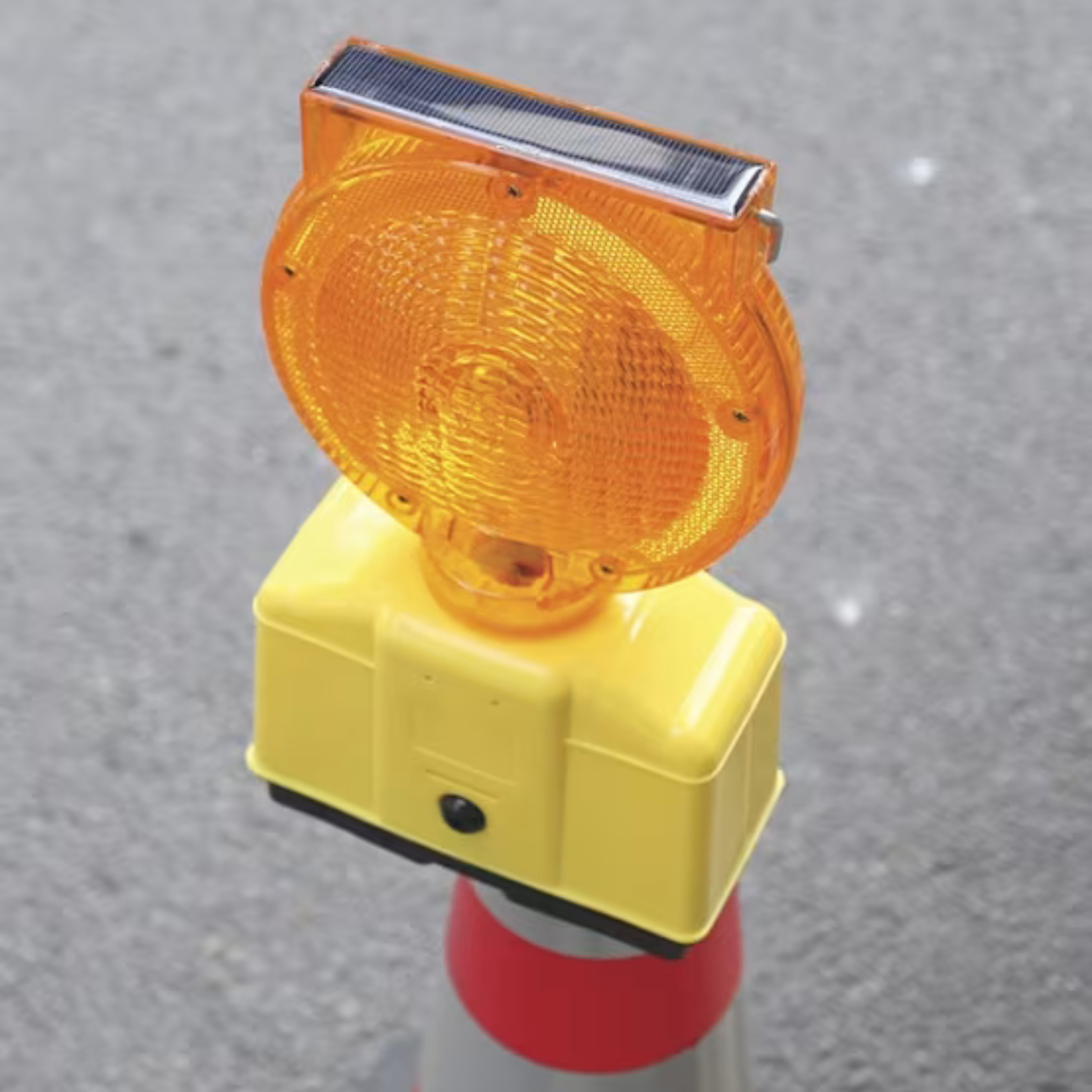Lampe de chantier solaire LED autonome – Autonomie 80h – Éclairage professionnel